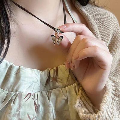Vintage Leather Rope Butterfly Pendant Necklace Women's 2025 New Trendy Niche Design Collarbone Chain Sweet Cool Babe Neck Chain