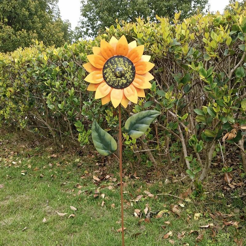 Wrought Iron Sun Flower Plug-in Courtyard Villa Lawn Gardening Landscape Decorative Stakes Vintage Decoration