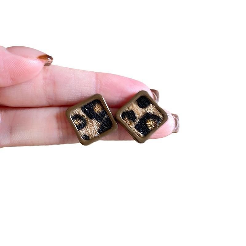 Women's Leopard Print Round Flocked Hoops: Unique Autumn/Winter European Statement Earrings for a Smaller Face Look