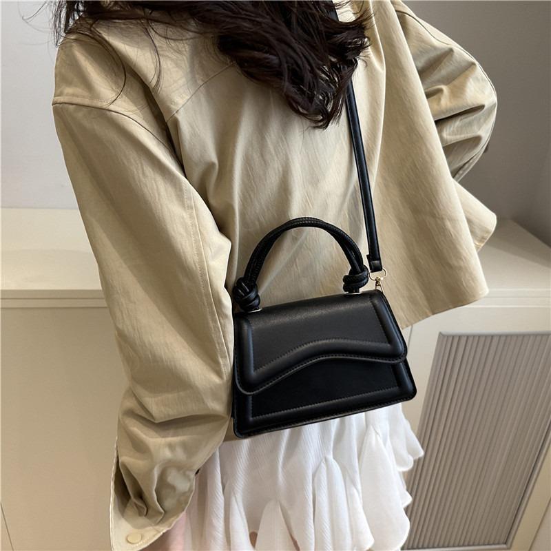 Fashion Niche Design Bag Women's Spring and Summer New Women's Bag Solid Color Casual Handbag Single Shoulder Messenger Bag Tide