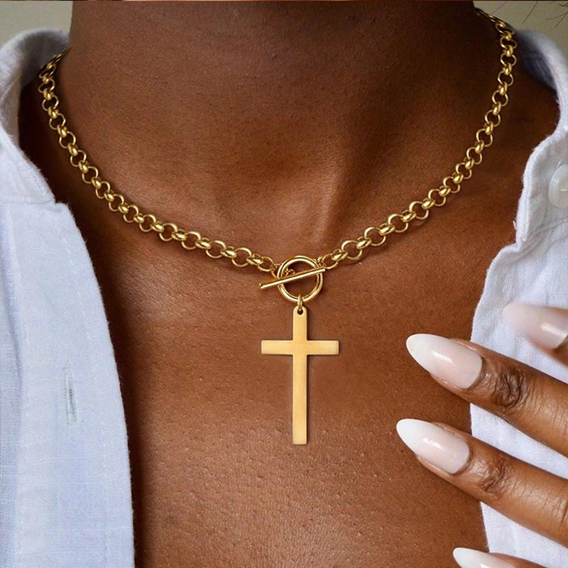 Simple Stainless Steel Round Hollow Pendant Necklace for Women Unique Metal Cuban Chain Clavicle Chain Fashion Party Jewelry