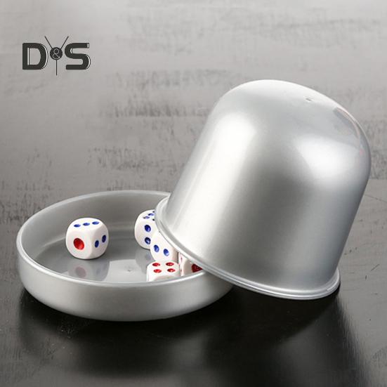 1 Satz Würfelbecher mit Sockel, 6-Punkt-Würfel, robuster manueller Shaker-Becher, für Erwachsene, Familienabend, Bar, Party, Glücksspiel, Trinkbrettspiel, Casino-Ausrüstung