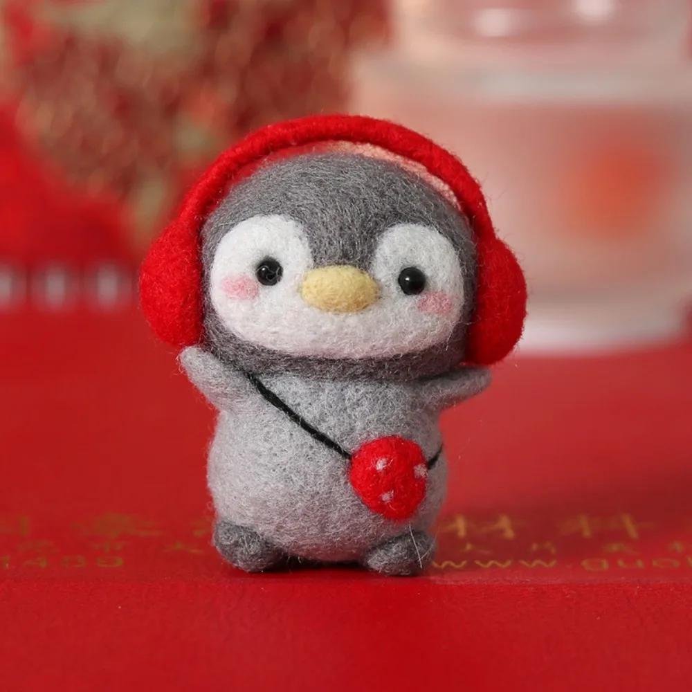 

Cute Not Finished Wool Felting Kit Cartoon Toy Handmade Needle Felting Kit Cute Penguin DIY Felting Starter Kit