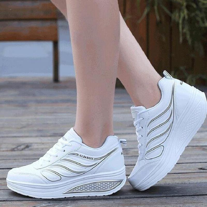 Premium Quality Women Sport Shoes Outdoor Fashion Simple Sneakers For All Seasons