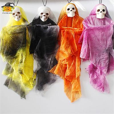 Halloween-Totenkopf, kleine hängende Geisterdekorationen, Spukhaus-Streich, geheimer Raum, Horror, lustige Roman-Requisiten, Puppe
