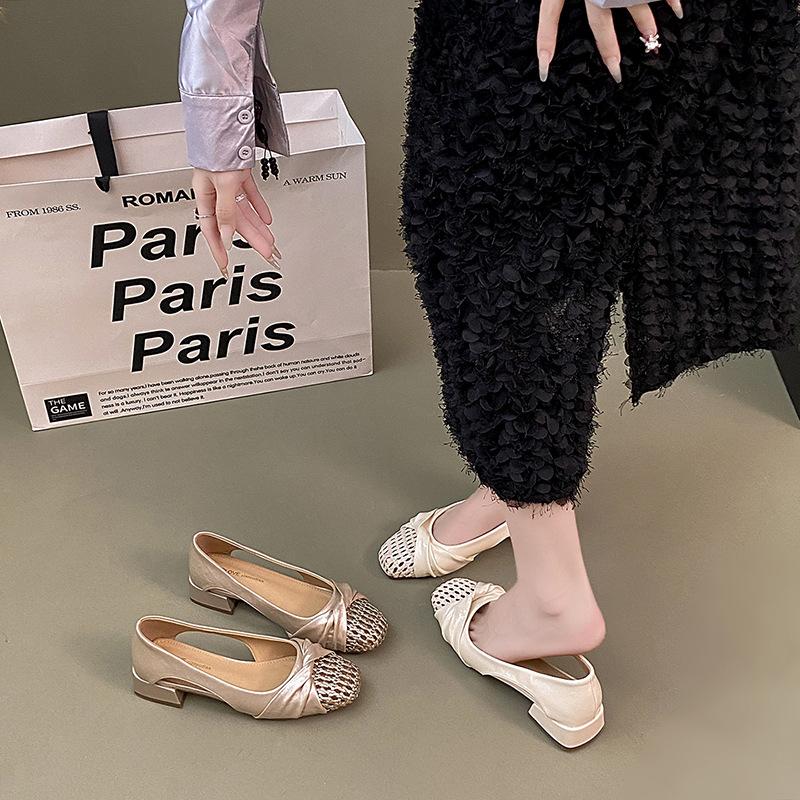 2025 Summer New Woven Hollow Bag Head Sandals Women's Skirt Retro Outer Thick Heel Medium Heel Single Shoes