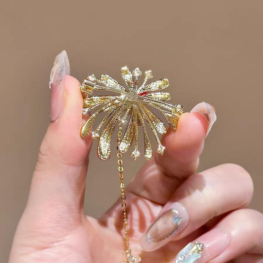 [Chinese Lantaarns Kom Op] Rode Vuurwerk Kwasten Zijn Elegante, Veelzijdige, High-end en Luxe Broche