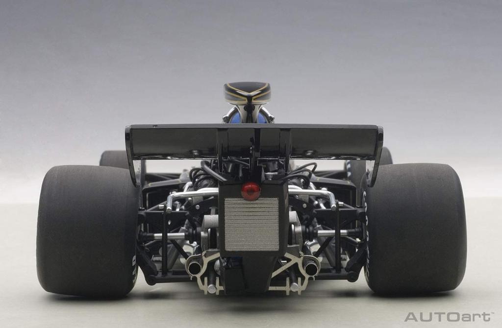 AUTOart Lotus 72E 1973 Ronnie Peterson Driver 1/18 #2 (with Figure)