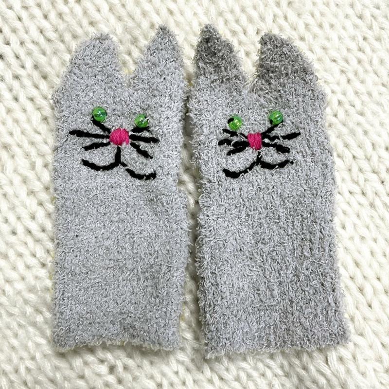 Soft Girls Winter Gloves Warm Mittens Half Finger Touchscreen Embroidery Cat Design Mittens for Women Winter Supplies