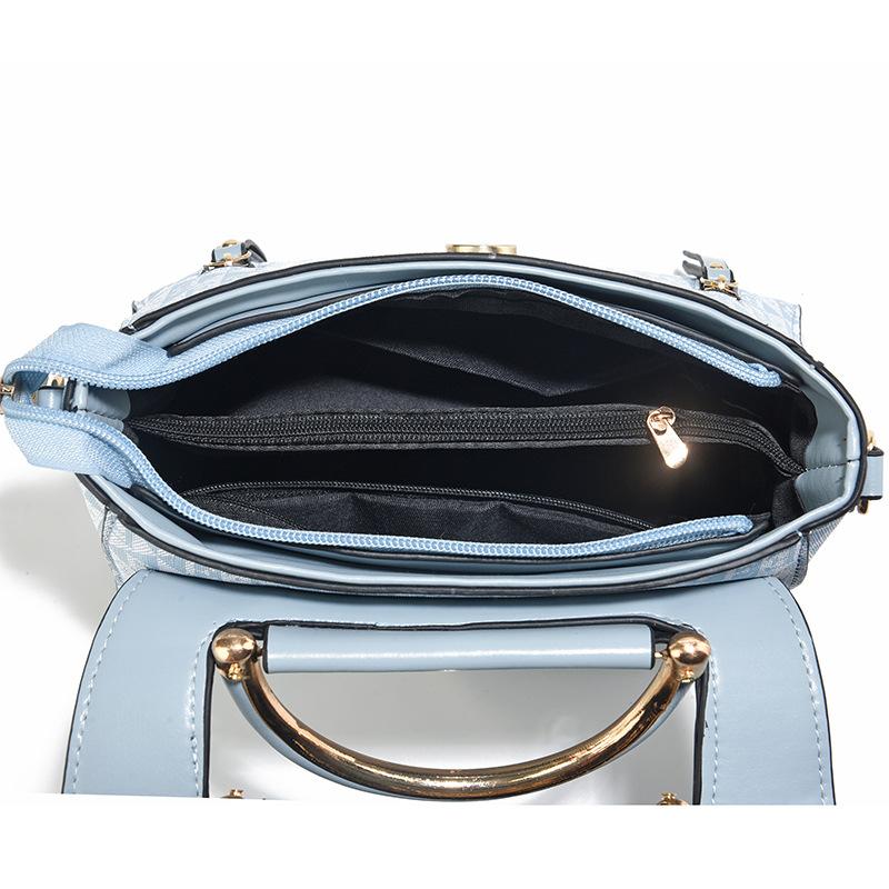 Premium Texture Embossed Bag Women's 2025 New Trendy Fashion Portable Small Square Bag Versatile Ins Shoulder Messenger Bag