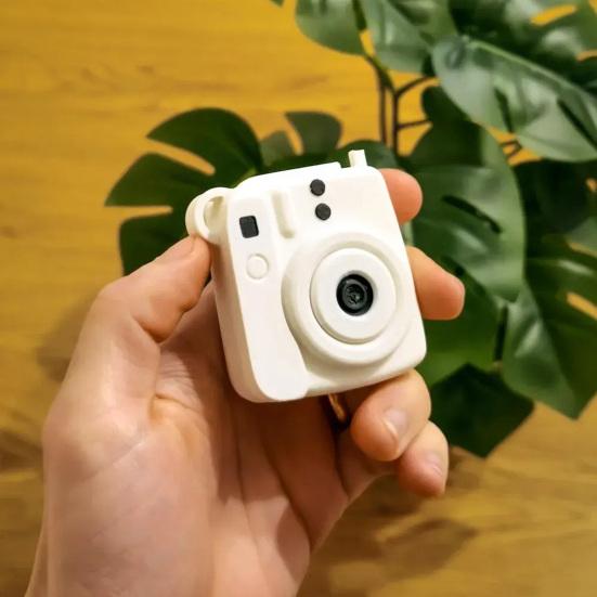 Mini-Kamera-förmiger Foto-Halter-Anhänger 3D-gedruckter Mini-Bilderrahmen-Schlüsselanhänger für Rucksäcke Handtaschen Taschen Geldbörsen