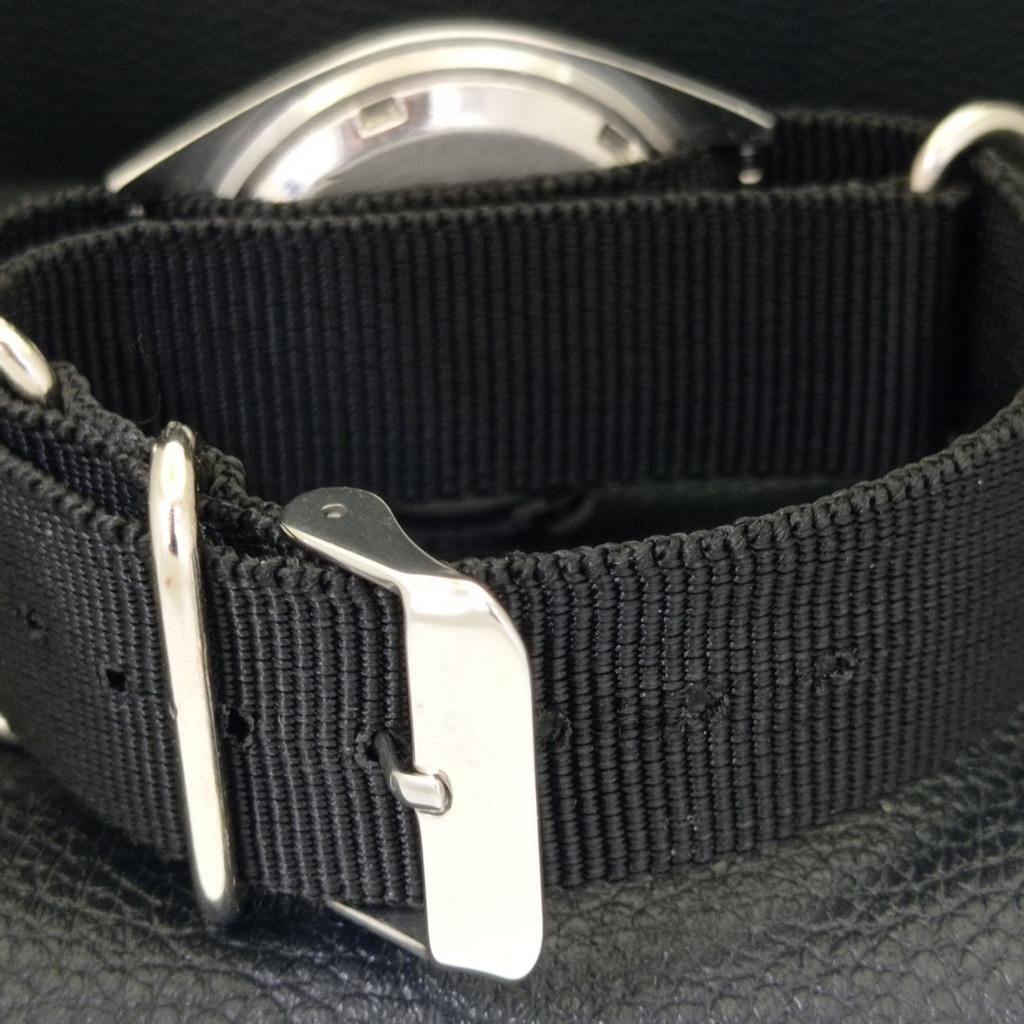 VINTAGE SEIKO 5 AUTOMATIC 7009A JAPAN MENS SILVER COLOR DIAL WATCH a701260-5 R206a-a701260