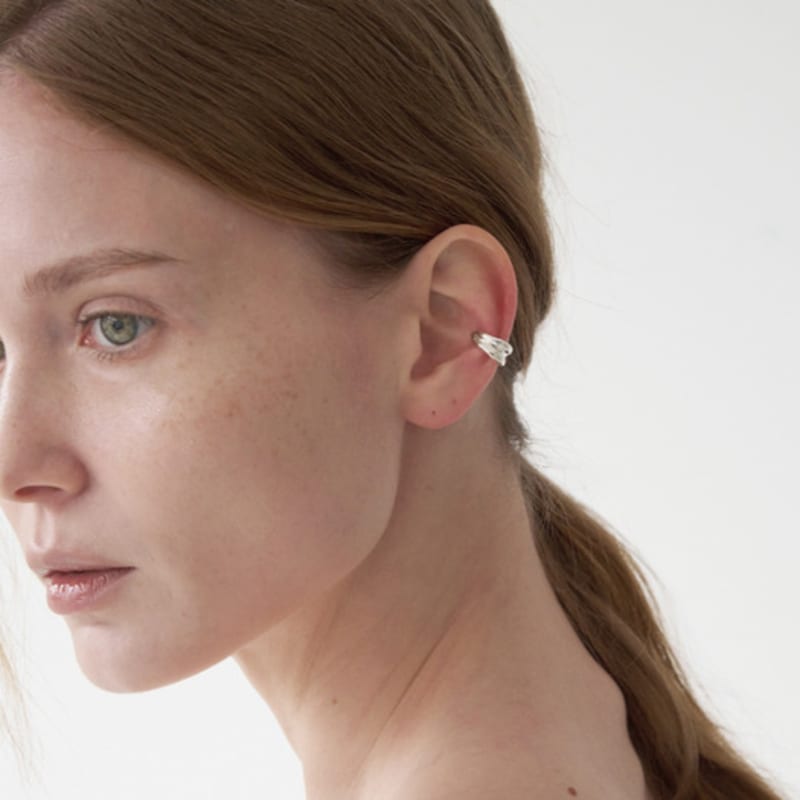 touched PEBBLE EARCUFF 03