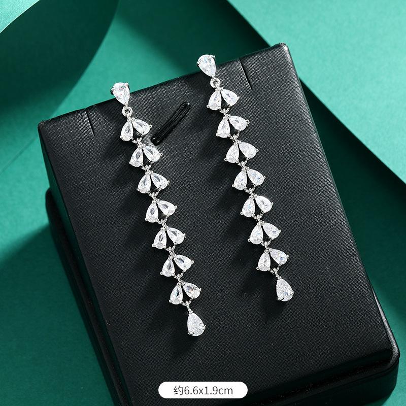 Niche Design High-end Zircon Stud Earrings Crystal Fringed Earrings High-end Temperament Exquisite Long Women's Earrings Earrings