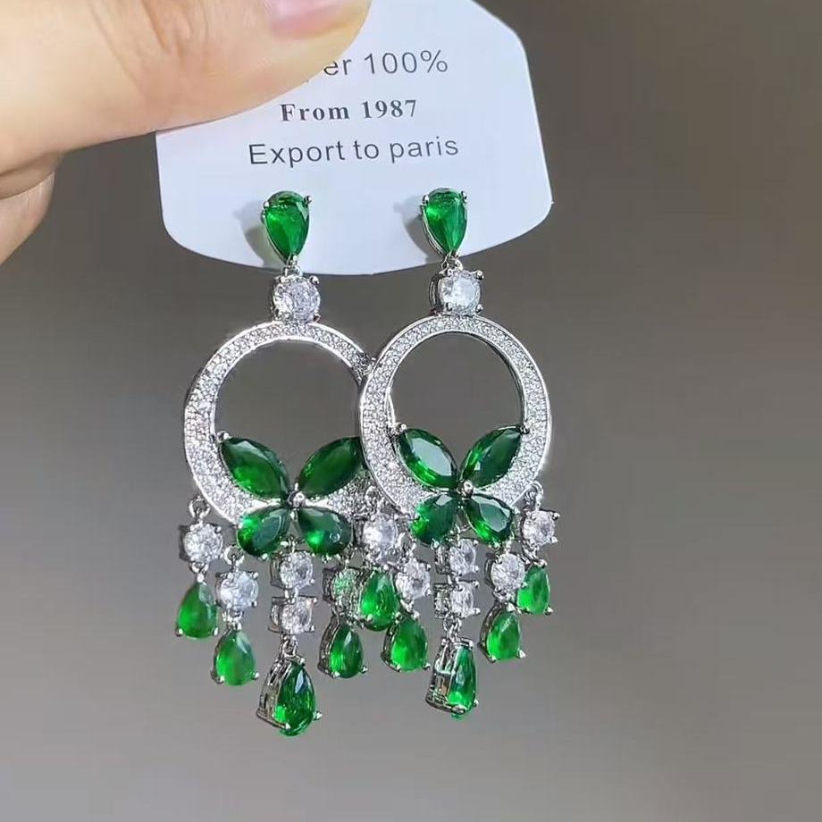 Silver needle with diamonds, water drop fringed earrings, light luxury, exquisite, high-end earrings, niche temperament, retro earrings, women