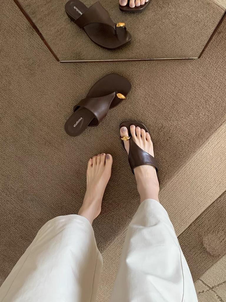 2025 New Set of Toes Square Head Versatile Flat Bottom Outer Wear Herringbone One Pedal Open Toe Cool Slippers Women's Summer Beach Shoes