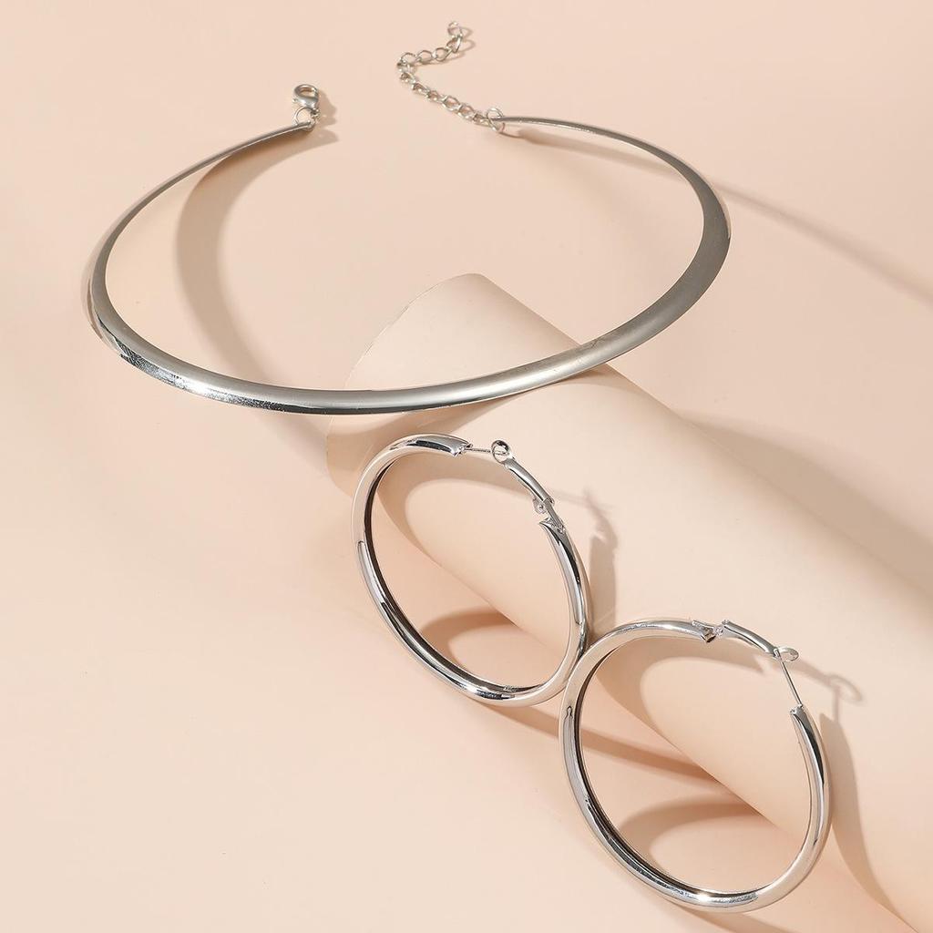 Elegant High-End Designer Choker & Clavicle Chain Set for Women