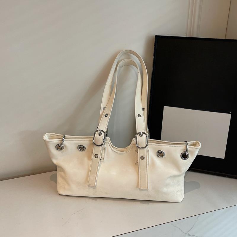 Single-shoulder Bag Women's Niche Commuting Retro Bag Riveted Hot Girl Motorcycle Underarm Bag