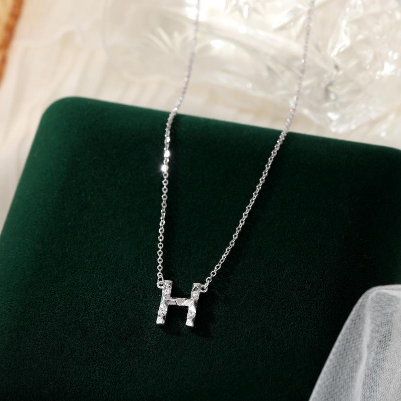 Banyan Tree S925 Silber Halskette mit englischen Buchstaben und Diamanten – Elegante und vielseitige Schlüsselbeinkette für Damen