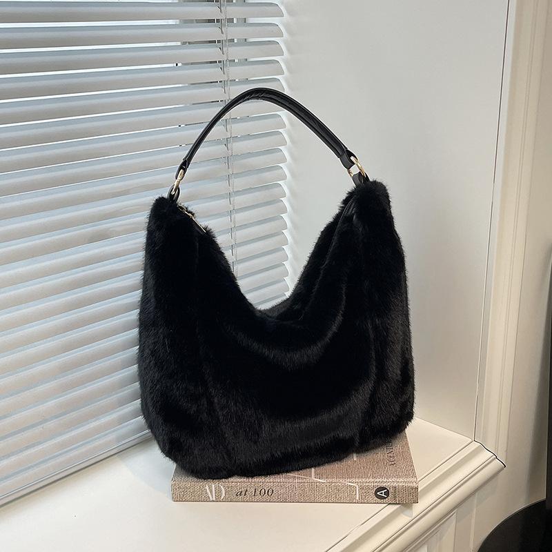 Autumn new portable Mao Mao bag fresh armpit bag high value fashion casual dumpling bag shoulder bag