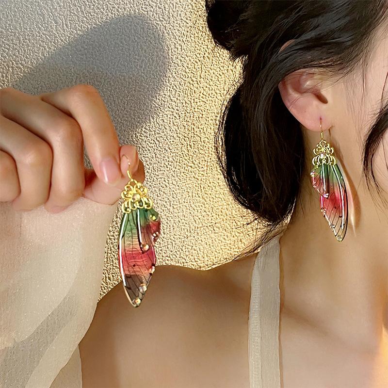 

Серьги в форме крыльев бабочки, золотые серьги, темперамент, асимметрия ниши, фиолетовые серьги-гвоздики, ветер, продвинутое чувство, чувство дизайна серег