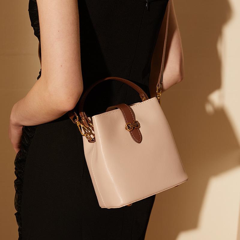 Ladies' High-end Handbag, New Bucket Bag, Niche, Versatile, Casual, Contrasting Color Single Shoulder Crossbody Bag