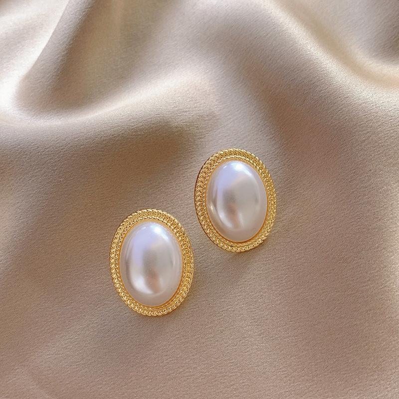 

Серьги-пусеты с микро-инкрустацией в виде цветка и жемчуга с гальваническим покрытием из настоящего золота, французский элегантный темперамент, серьги для通勤, серьги класса люкс, женские