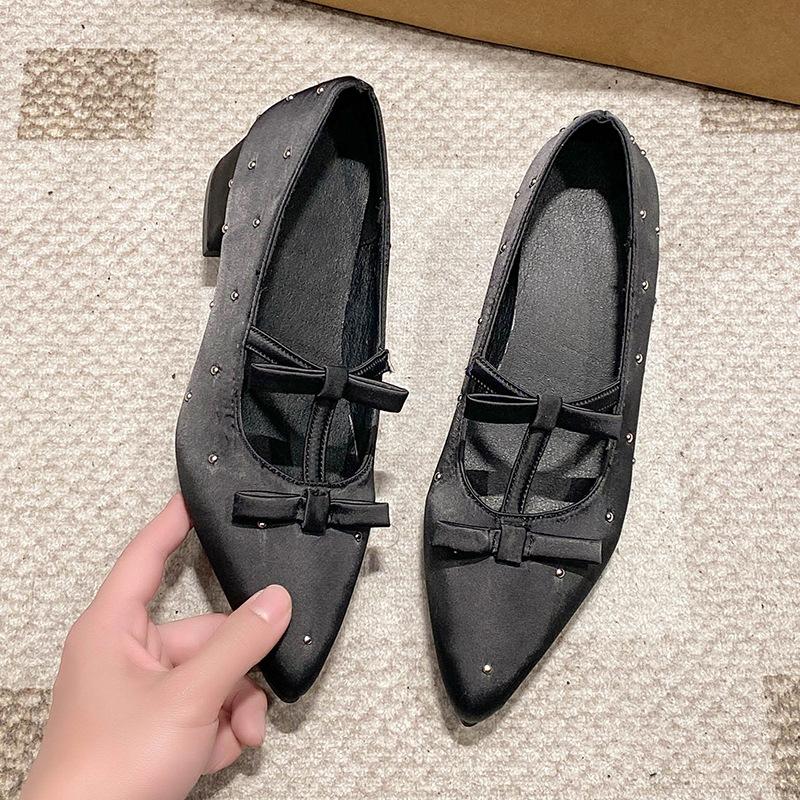 

French inner heightening thick heel high heels satin Mary Jane women s shoes 2025 new spring and summer pointed not tired feet single shoes 39 чёрный