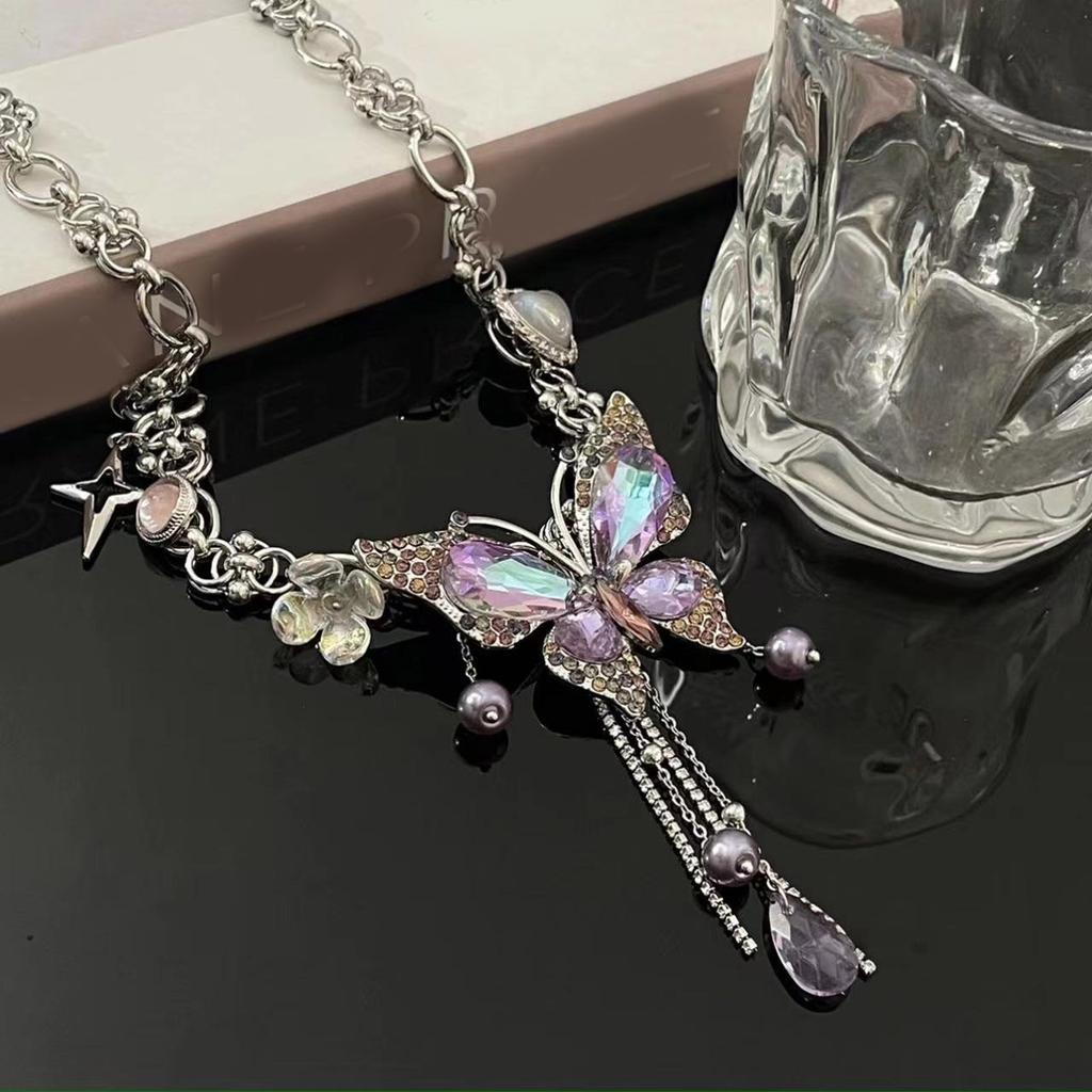 Dazzling Allover Crystal Butterfly Love Charm Necklace Moving Fringe Detailing Clavicle Chain Adjustable Neckchain