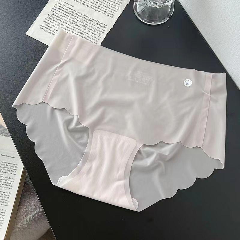 Ladies Spring and Summer Thin Ice Silk Invisible Naked Sense Yoga Fitness Briefs