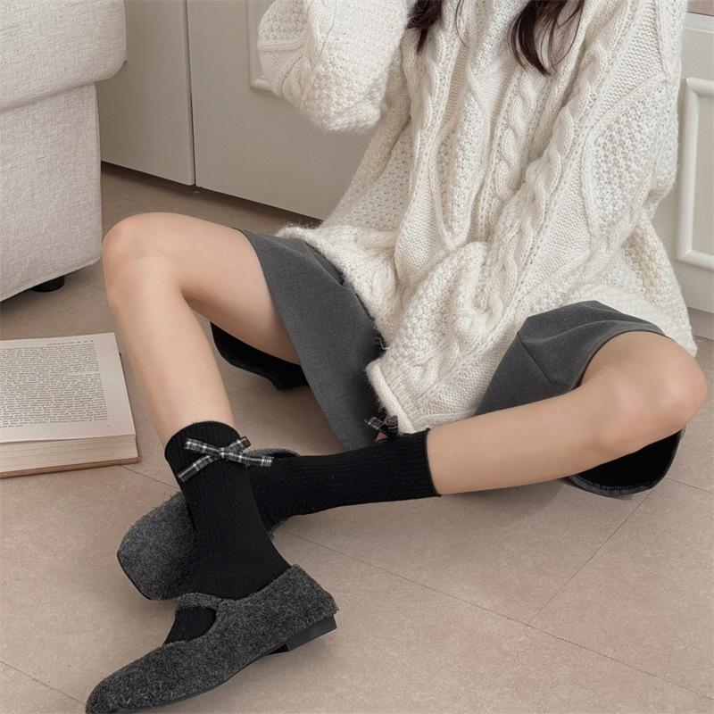 

Boneless Twisted Thickened Warm Wool Mid-calf Socks for Women, Bow Pile Socks for Autumn and Winter 1 pair чорний