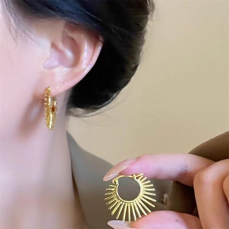 

Серебристые блестящие серьги для женщин Форма солнца Сексуальная Девушка Мода Трендовые Украшения Подарок Вечеринка Свадьба серьги