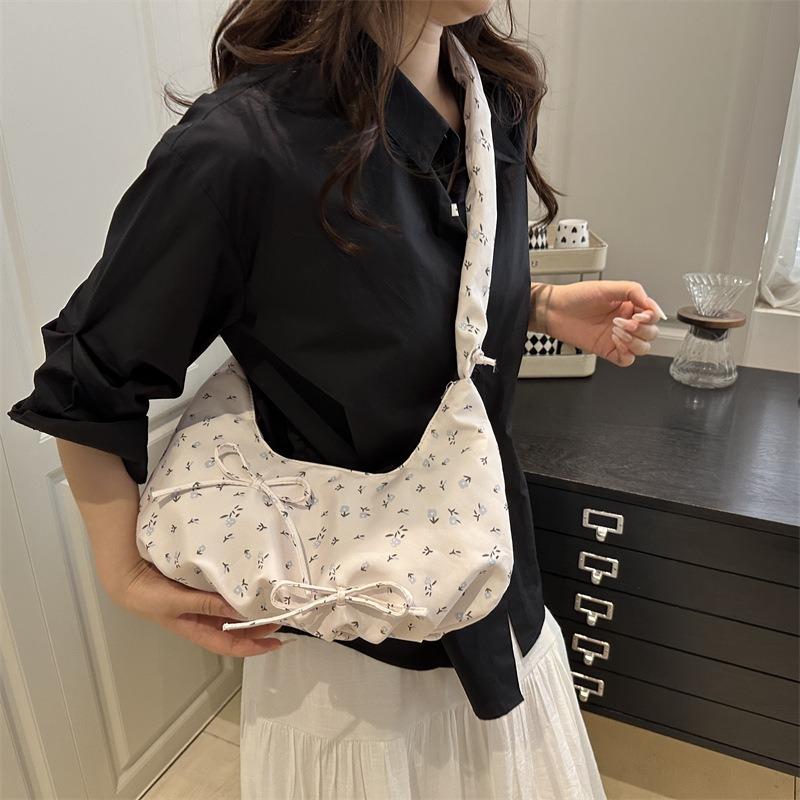 Beautiful, Fresh and High-value Bow, Floral Messenger Bag, Pleated Cloud, Single Shoulder, Underarm Bag, Casual, Light and Versatile.