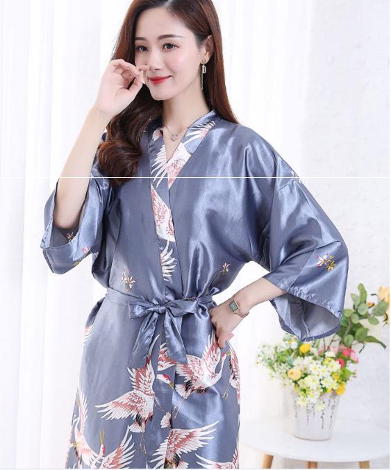

Очень большой шелковый халат-кимоно с принтом журавлей - Большой размер для невесты и домашней одежды XXL серый