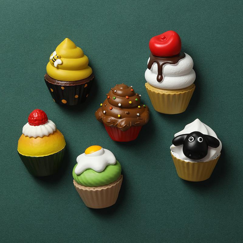 Simuliertes Essen Kühlschrankmagnet Essen Spiel DIY Magnetaufkleber Kreative Harz Kühlschrankdekoration Kuchen