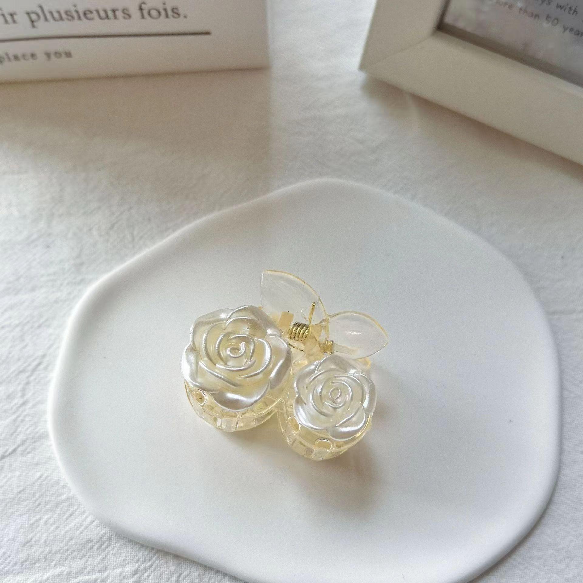 

Заколка «Французская роза» универсальный головной убор