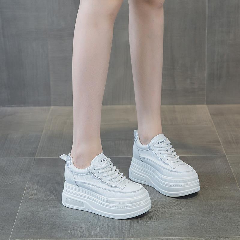 inner heightening thick-soled white shoes women's autumn simple and comfortable board shoes small people show long legs leather casual shoes