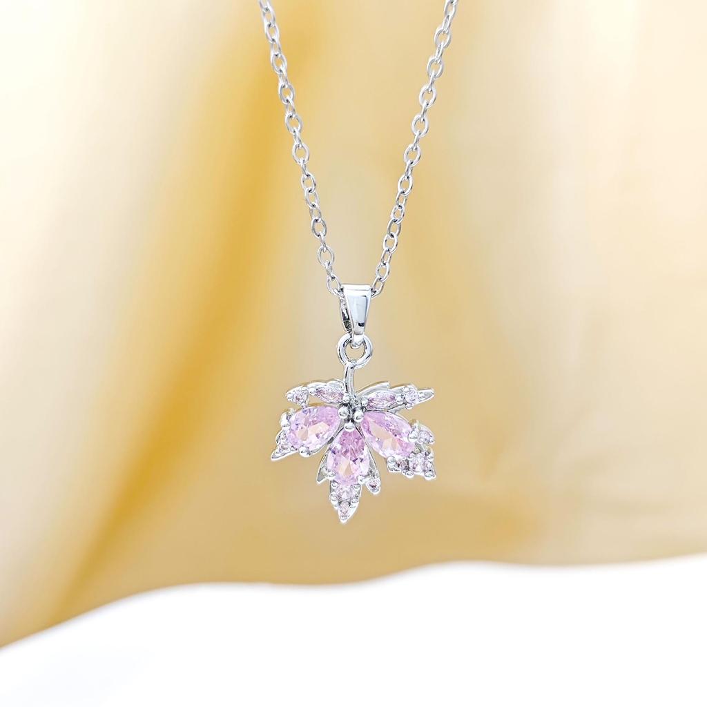 Maple Leaf Clavicle Necklace: Light Luxury Design for Women - Ideal Birthday Gift for Best Friends