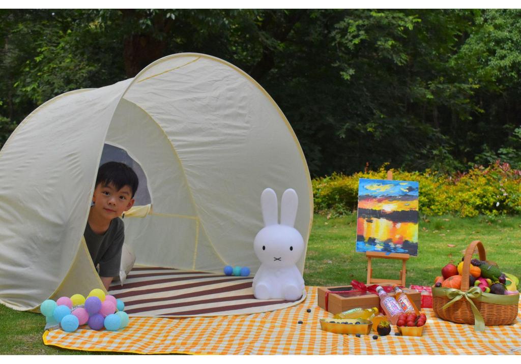 Portable Outdoor Tent for Kids: Spacious, Sun-Proof, Ideal for Camping, Picnics, and Play.