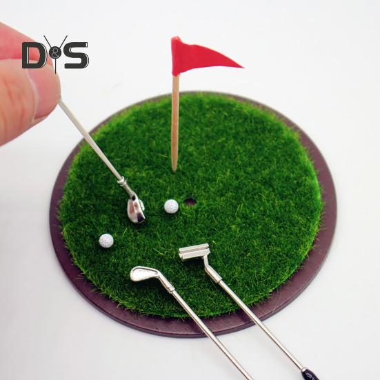 Mini Golf Club Set Mini Golf Clubs cu Mingi de Golf Steag 1/12 Miniaturi Păpuși Accesorii de Golf pentru Copii Jocuri de Prefăcut