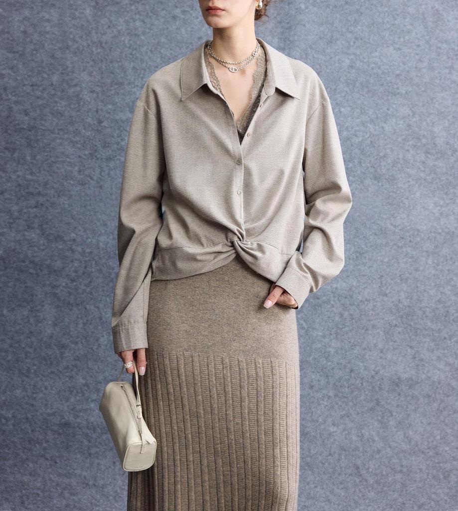 Chemise Lâche Irrégulière Torsadée Patchwork de Dentelle Confortable Respectueuse de la Peau Printemps 2026