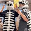 Zábavný klobouk kostry s odnímatelnými obličejovými maskami dinosauří kostry, ideální pro cosplay a narozeninovou oslavu