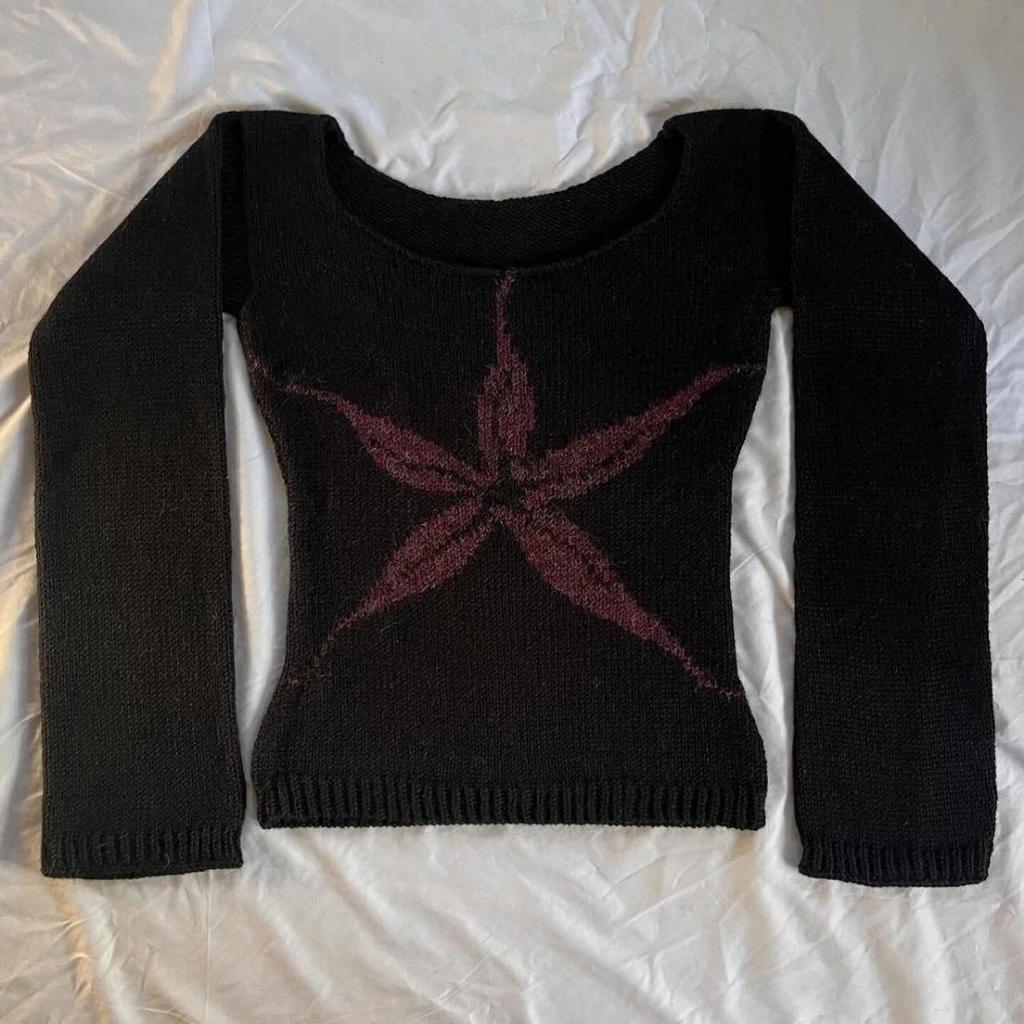 2KWEIRD Dámské pletené topy Odhalená ramena Slim svetr Grafický potisk Dlouhý rukáv Pletenina Y2K Estetika Streetwear