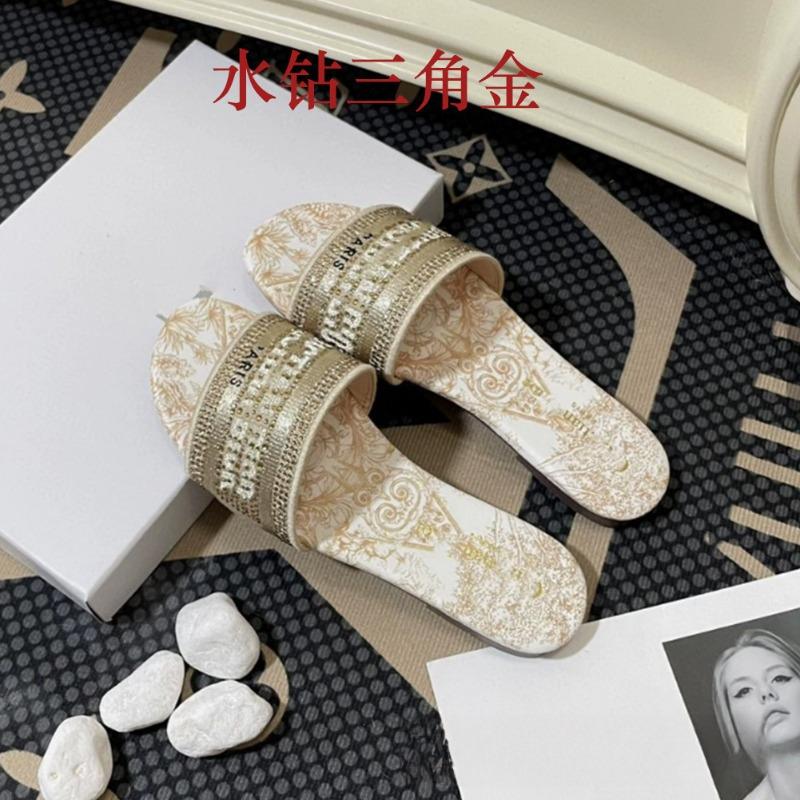 Spring Rhinestone Embroidery with Slippers Women Wear Beach Shoes Sheepskin Flat Sandals
