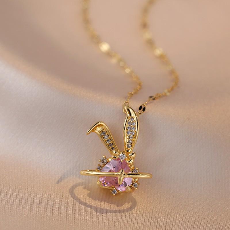 Women's Fashion Heart Pendant Necklace - Elegant, Simple Design, Versatile Clavicle Chain Jewelry