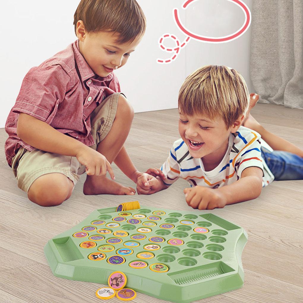 Scacchi a ribalta per la memoria Apprendimento attraverso scacchi a ribalta con animali e frutta Gioco di memoria per appuntamenti di gioco prescolari Migliorare le capacità cognitive giocando con animali