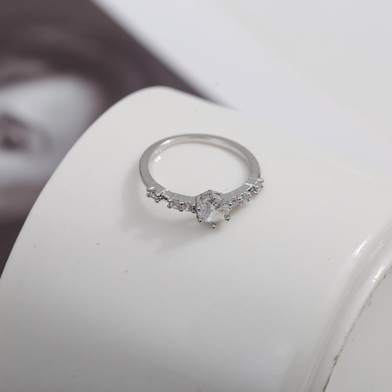 Copper Inlaid Zircon Super Flash Diamond Ring Women'S Fashion Personality Light Luxury Niche Design Exquisite Versatile Ring