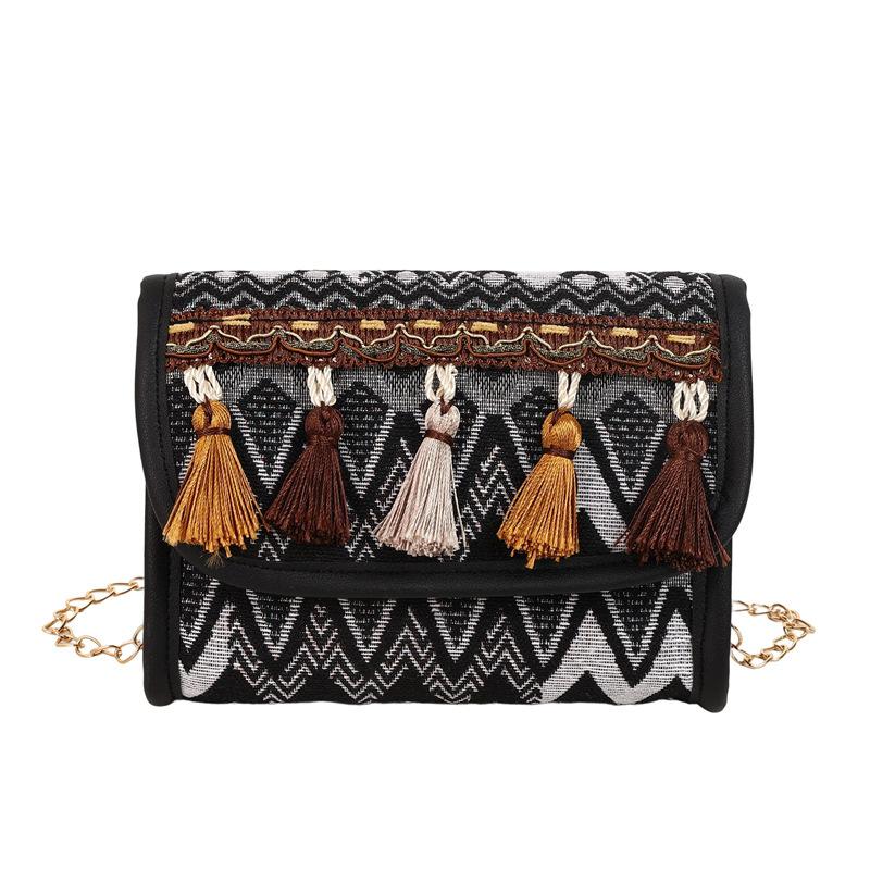 Minority Chain Messenger Bag Women's 2025 Spring New Ethnic Style Tassel Shoulder Women's Bag Travel Mobile Phone Bag
