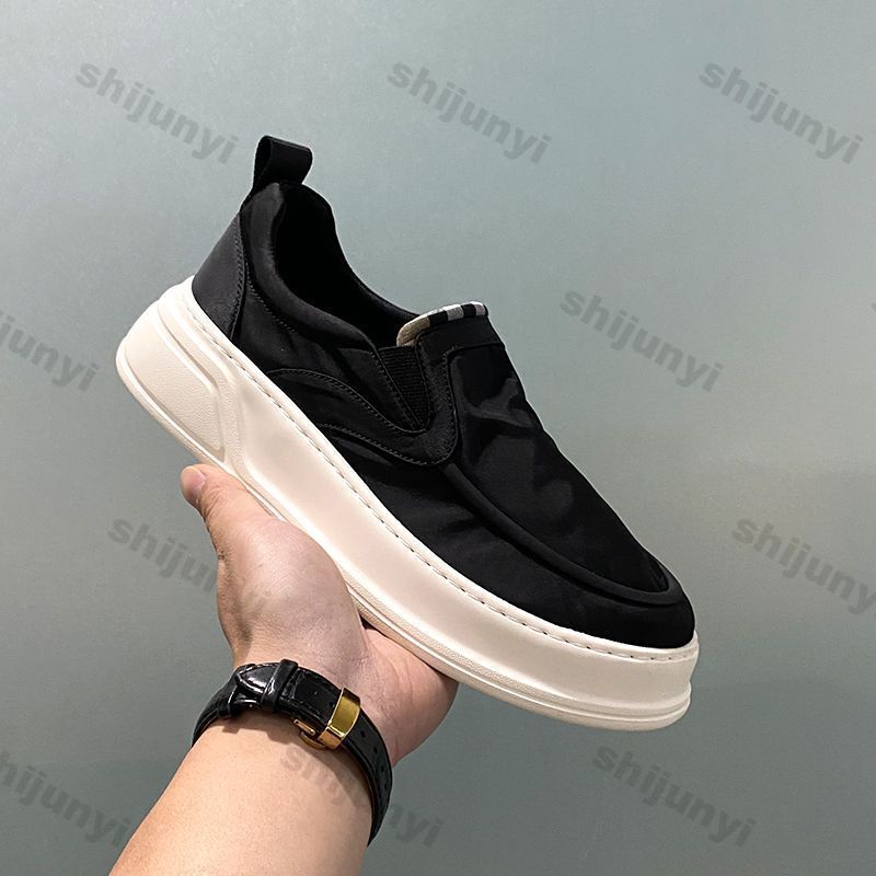 Fashion Breathable Men's Casual Flat Shoes 2025 New Summer Fashion Comfortable Lightweight Platform Shoes Slip On Vulcanized Shoes