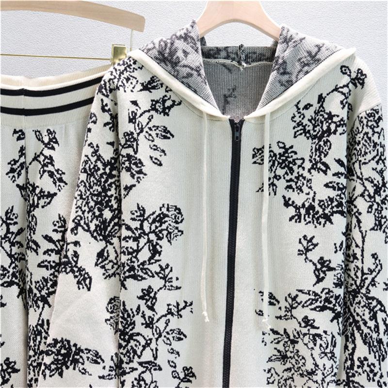 Fashionable Women's Autumn And Winter Ink Painting Suit Loose Knitted Top And Wide Leg Pants Two Piece Suit